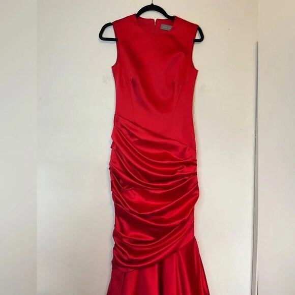 Rasario Satin Mermaid Fishtail Maxi Gown in Red Size IT40 NWT $2950 - Picture 7 of 13